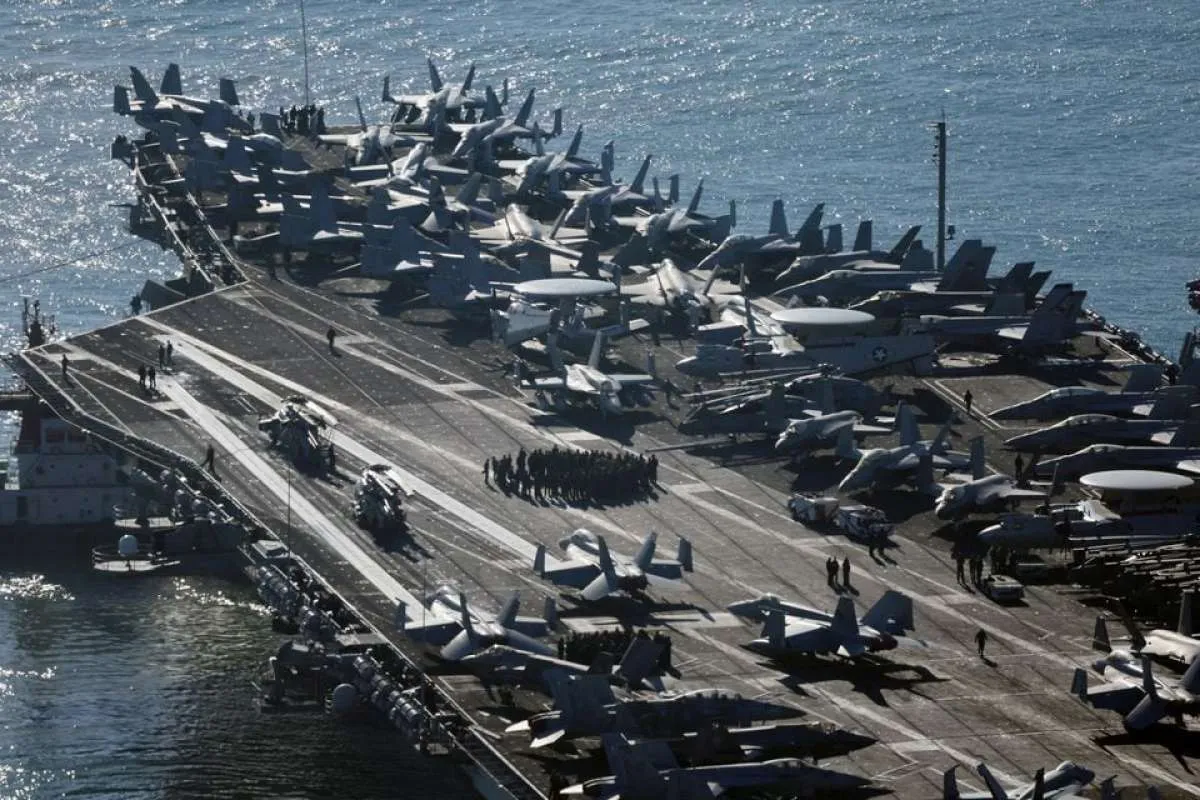 Kapal Induk AS, USS Carl Vinson, Tiba di Korea Selatan dengan Armada Penuh