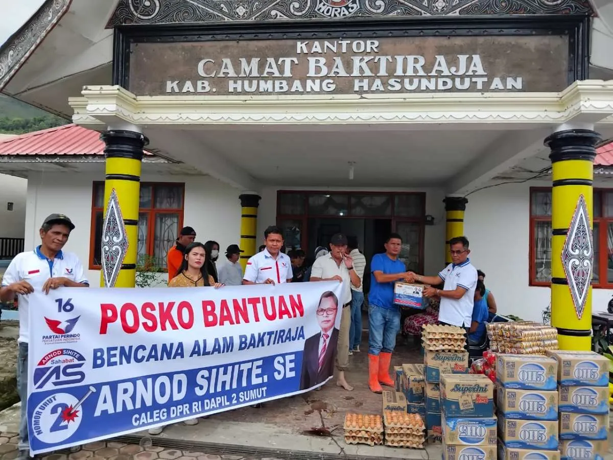 Putra Daerah Sigap Membantu Korban Banjir Bandang dan Longsor di Humbang Hasundutan