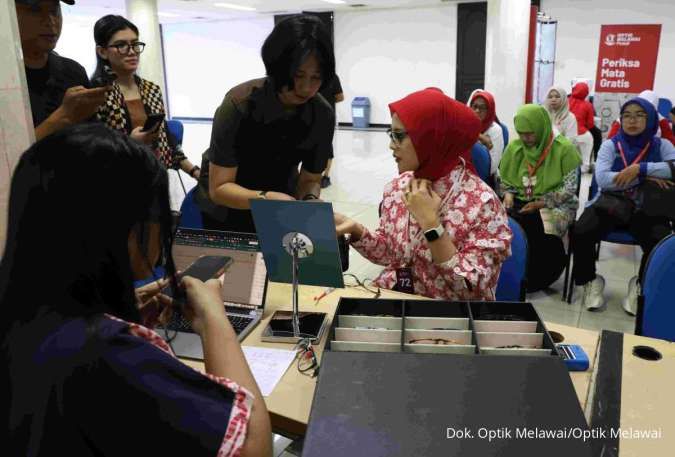 Peringati Hari Kemerdekaan, Optik Melawai Donasikan 1.000 Kacamata 