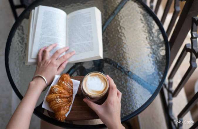 4 Tips Mengatasi FOMO dengan JOMO dengan Nikmati Waktu Sendiri Tanpa Gadget