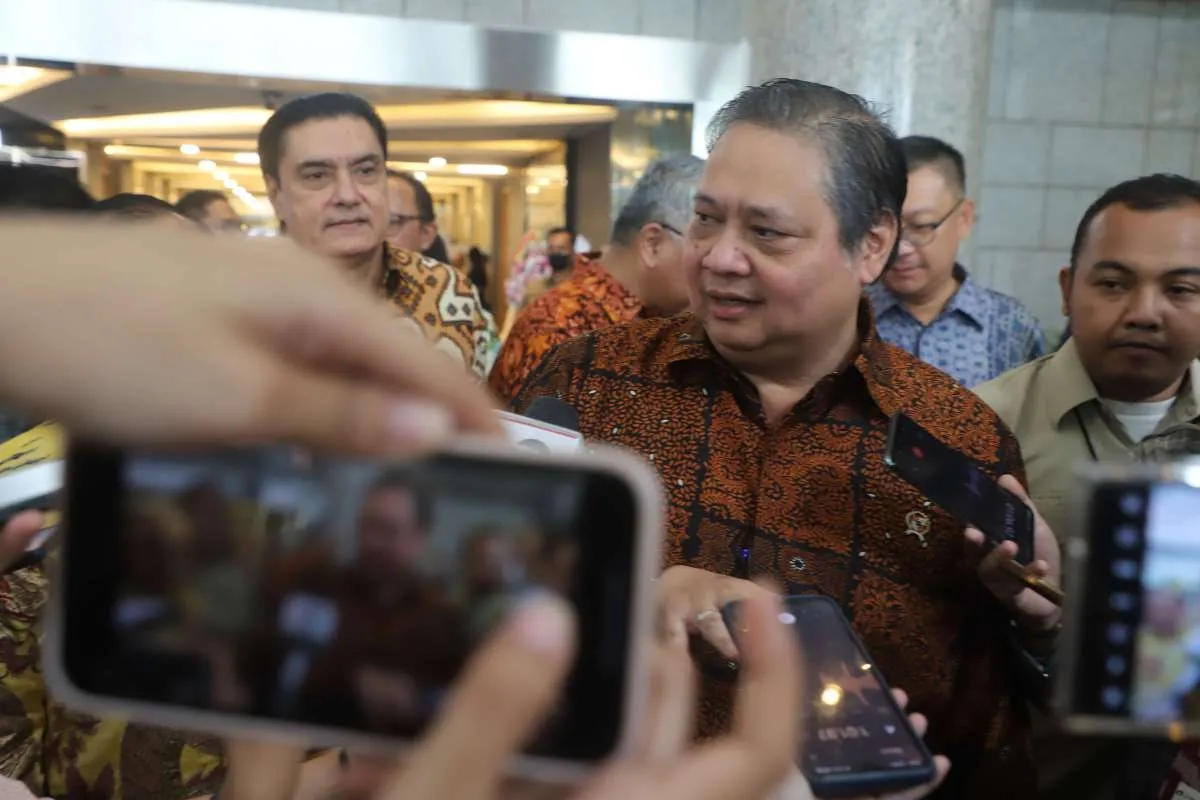 Menko Airlangga Bantah BBM Subsidi Bakal Dibatasi