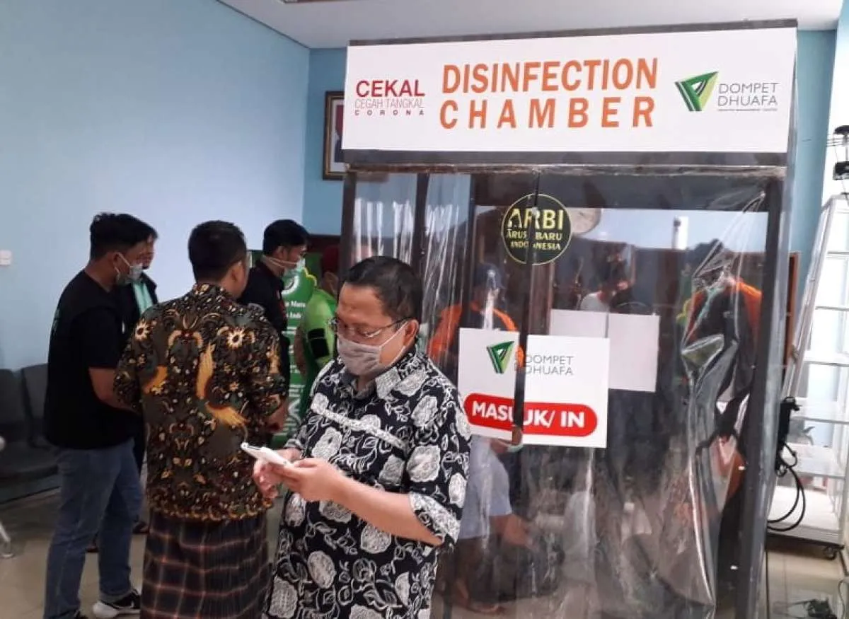 Cegah corona, Dompet Dhuafa pasang bilik sterilisasi di Gedung MUI