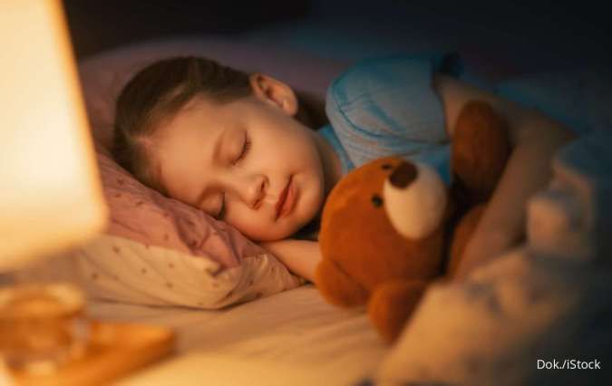 Anak Takut Tidur Sendiri? Ikuti 6 Cara Melatih Anak Tidur Sendiri