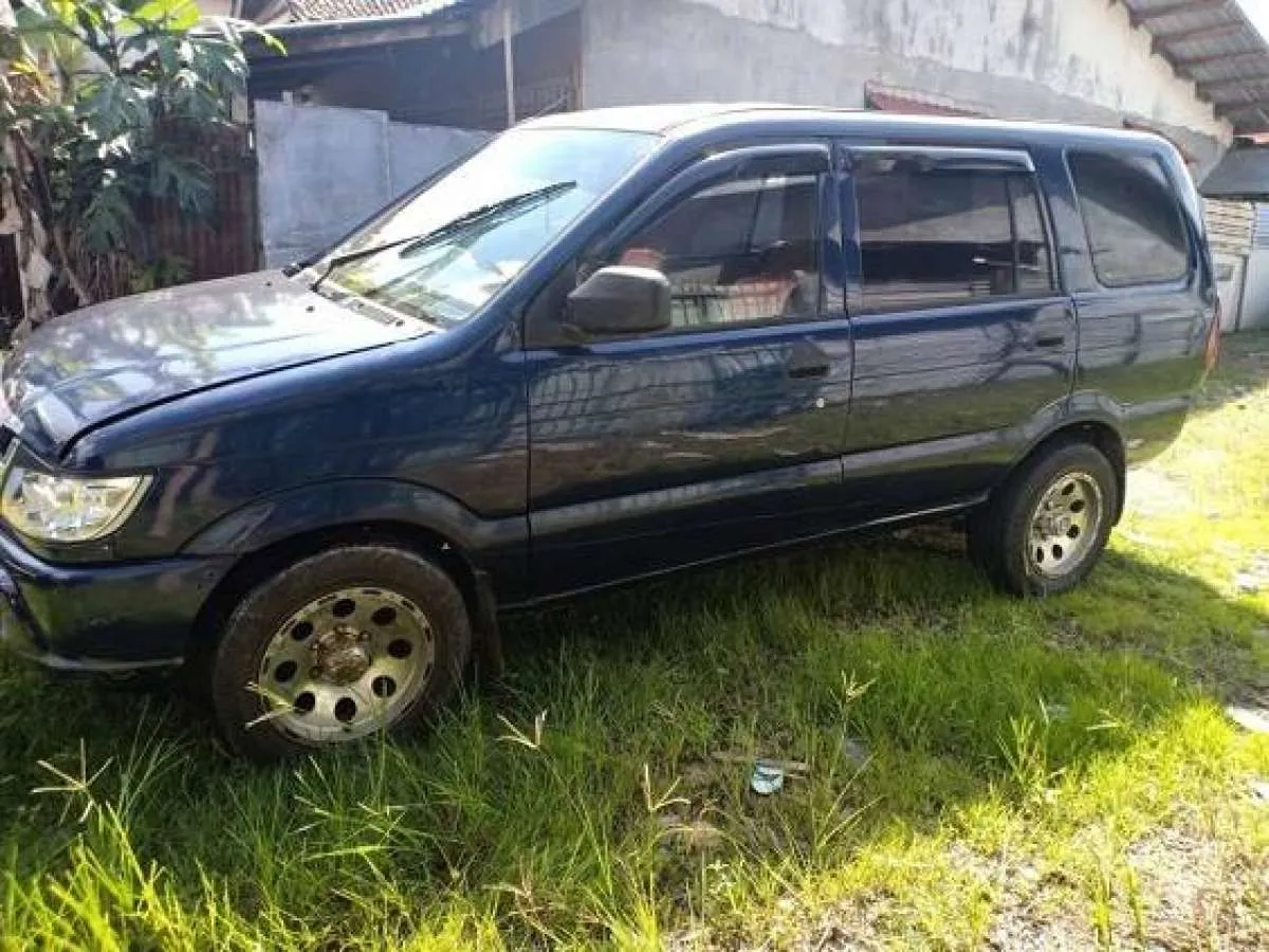 Harga mobil bekas New Panther di Jakarta semakin murah, mulai dari Rp 65 juta