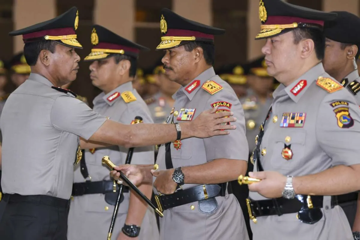 Buntut acara FPI, Kapolri copot Kapolda Metro Jaya dan Kapolda Jabar