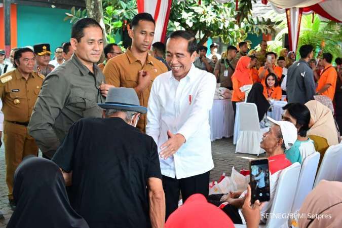 Bantuan Pangan, Jokowi Sebut 3 Bulan ke Depan akan Dibagikan 10 Kg Beras