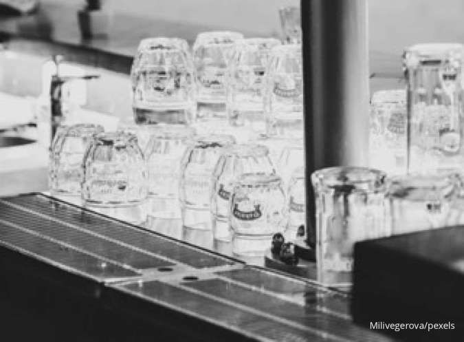 Ini Keuntungan & Bahaya Menyimpan Gelas Terbalik setelah Dicuci