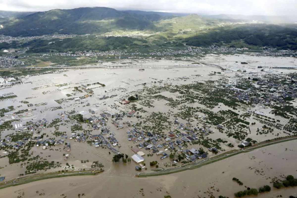 Banjir hantam Jepang akibat hujan deras yang belum pernah terjadi sebelumnya 