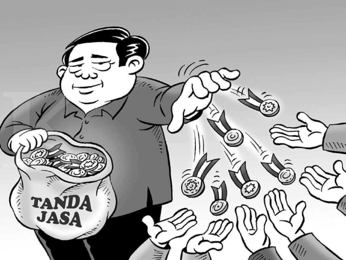 Benny Rachmadi - Bagi-Bagi Tanda Jasa di Akhir Masa Jabatan