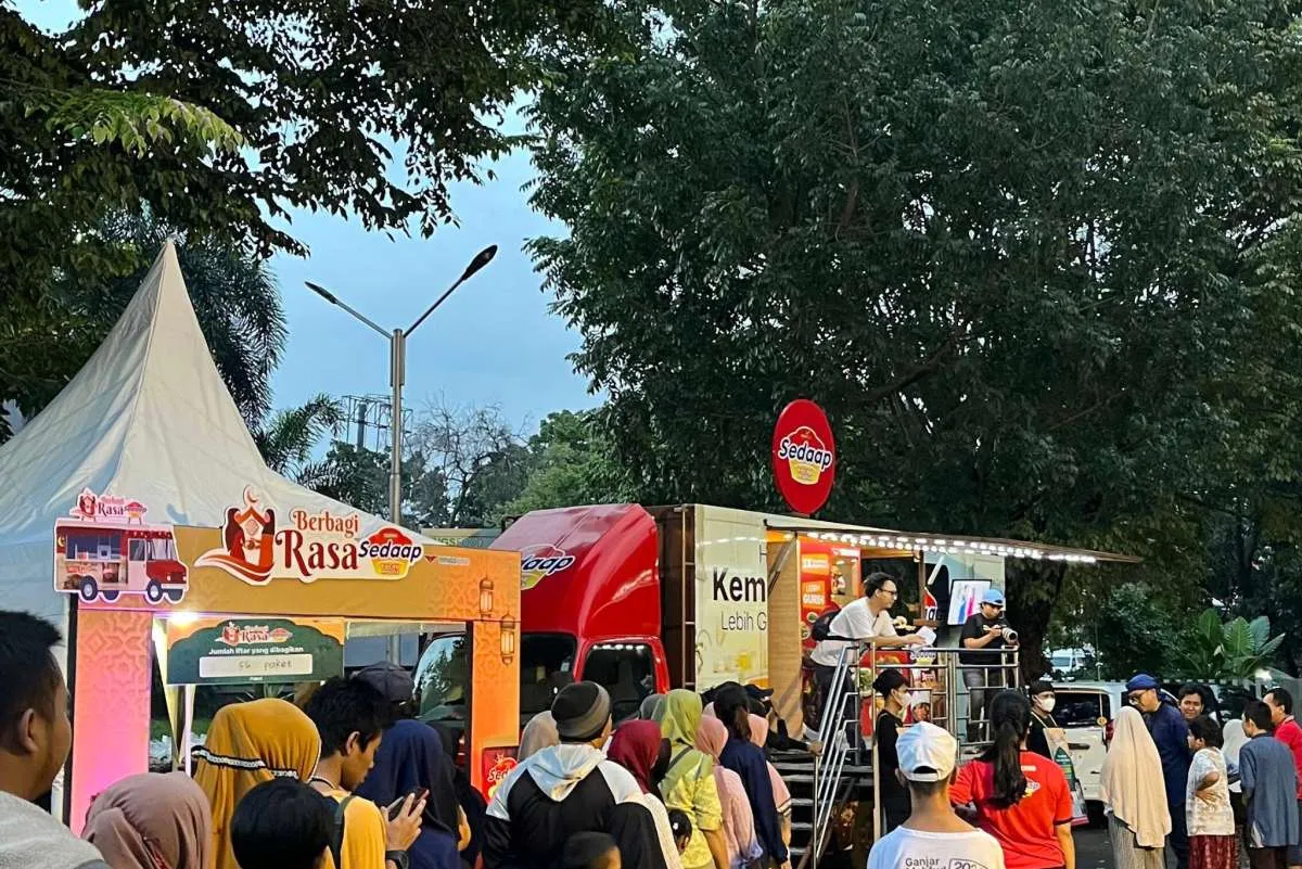 Kecap Sedaap Salurkan Ratusan Sajian Buka Puasa ke Masjid Setempat