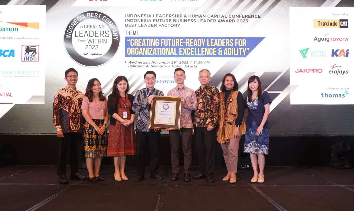 BCA Raih Indonesia Best Company in Creating Leaders from Within 2023