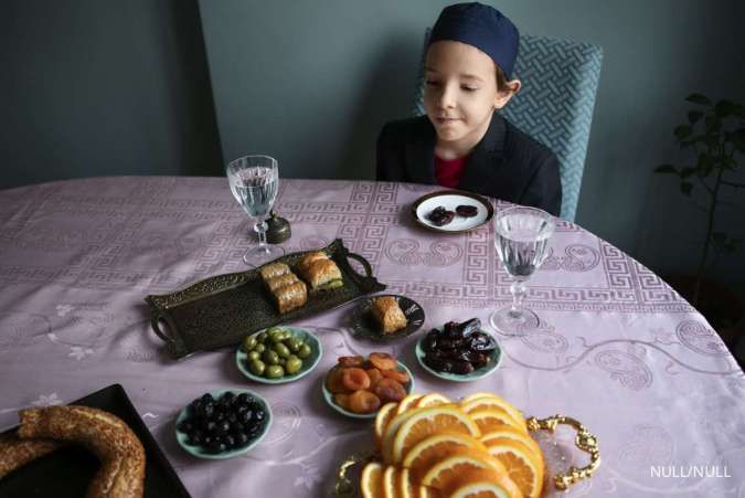 9 Cara Melatih Anak Berpuasa Ramadan untuk Pertama Kali yang Bisa Dilakukan Orang Tua