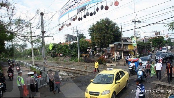 Proyek dua flyover perlintasan KA di DKI, molor