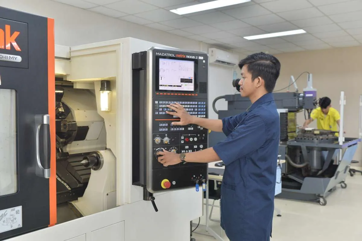 Atma Jaya Jakarta Raih Gelar PTS Terbaik Se-Indonesia Lulusan Mudah Dapat Kerja