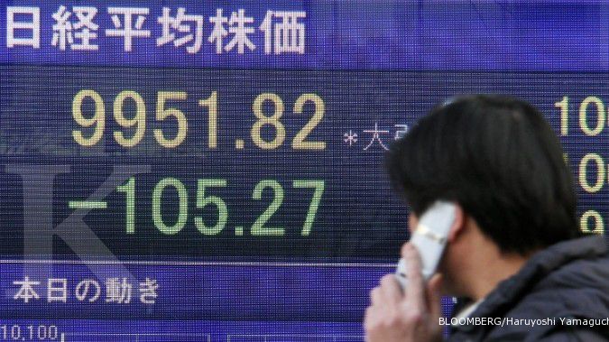 Investor enggan ambil risiko, bursa Asia melorot