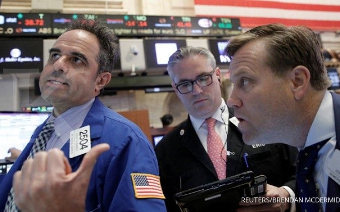 Bursa AS memerah menutup bulan ini