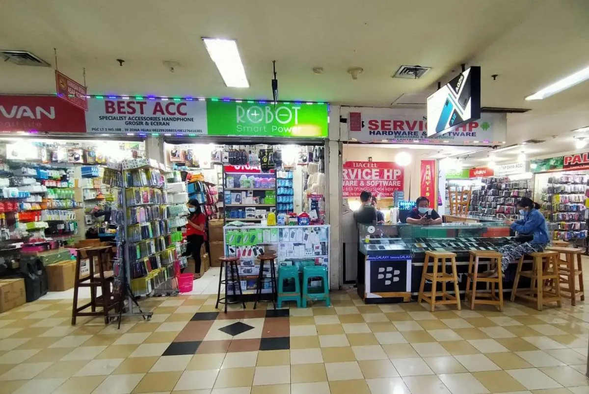 Jatuh bangun pedagang di pusat perbelanjaan bertahan dari terjangan pandemi