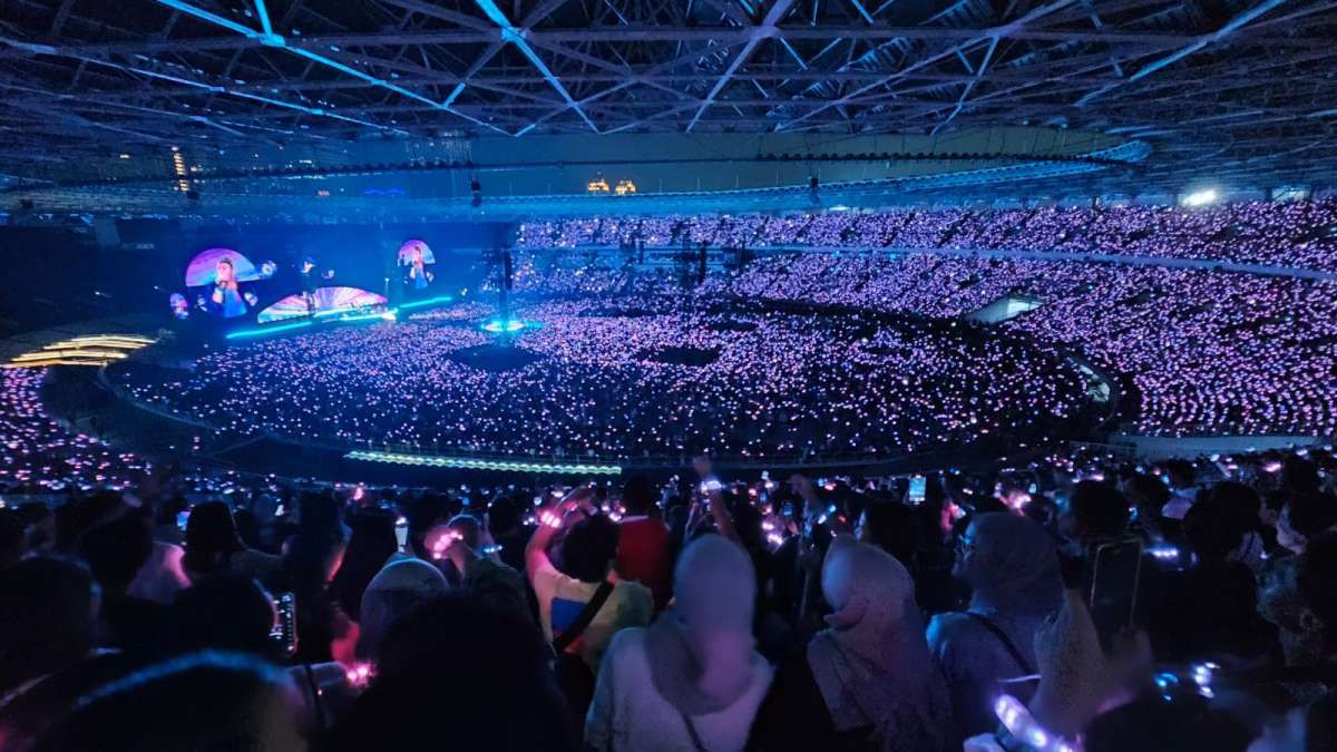 Kemeriahan Konser Coldplay di Jakarta