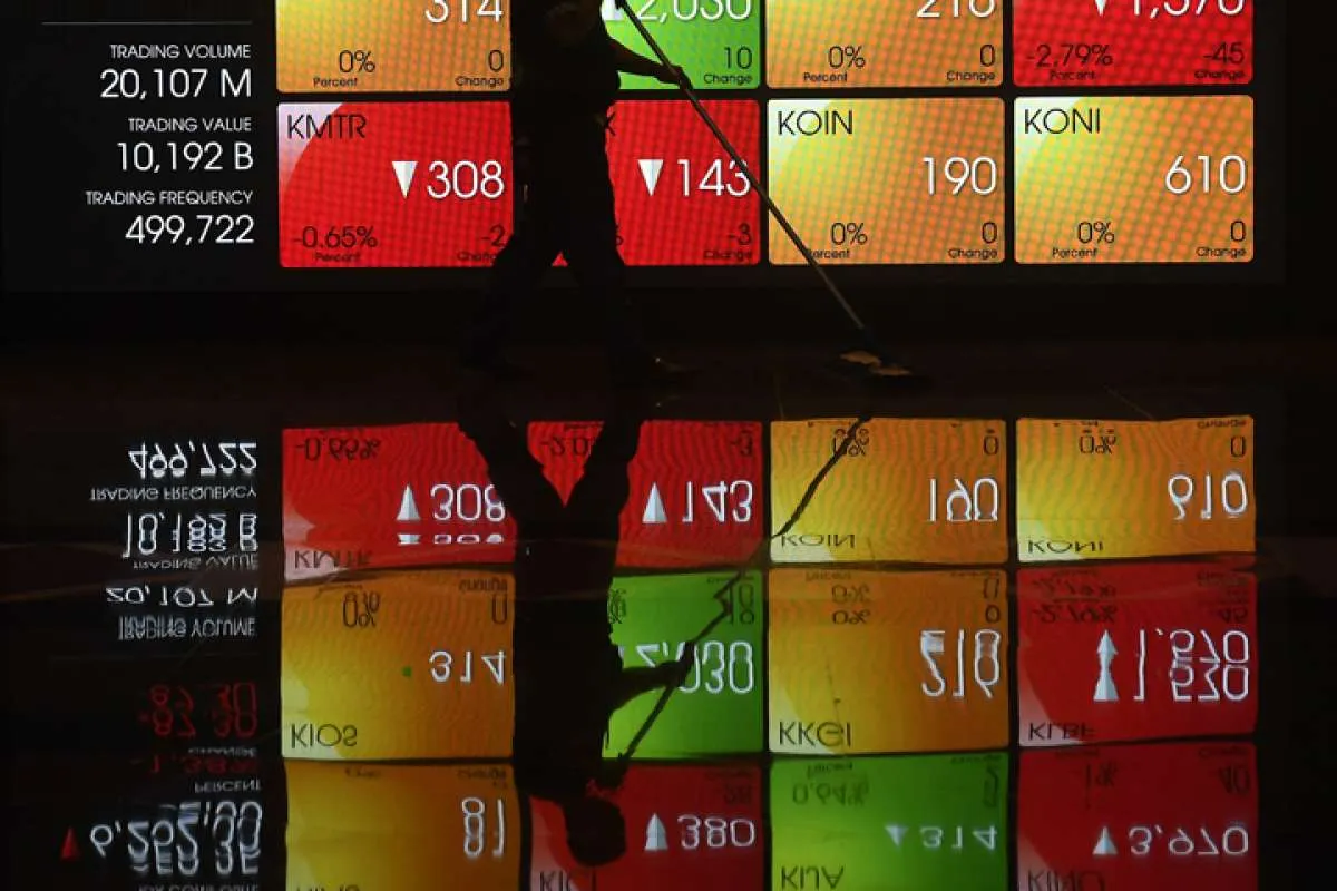 IHSG turun tipis, PER dan PBV 20 saham LQ45 ini perlu dicek