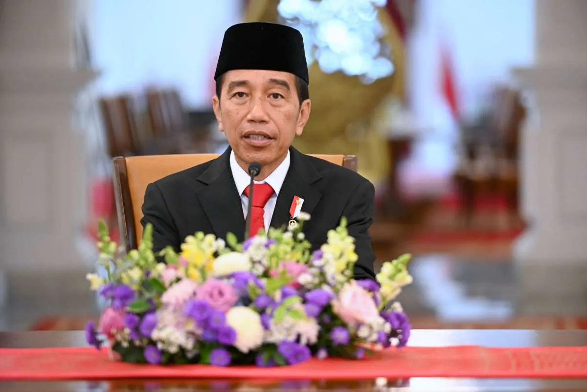 Presiden Anugerahkan Tanda Kehormatan Bagi 18 Tokoh, Termasuk Iriana Joko Widodo