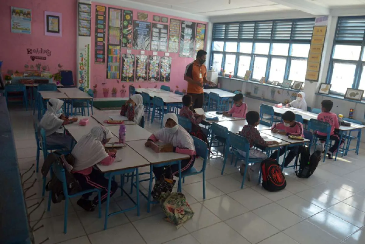 Pentingnya koordinasi dan komunikasi orang tua dan sekolah dalam mencegah klaster PTM