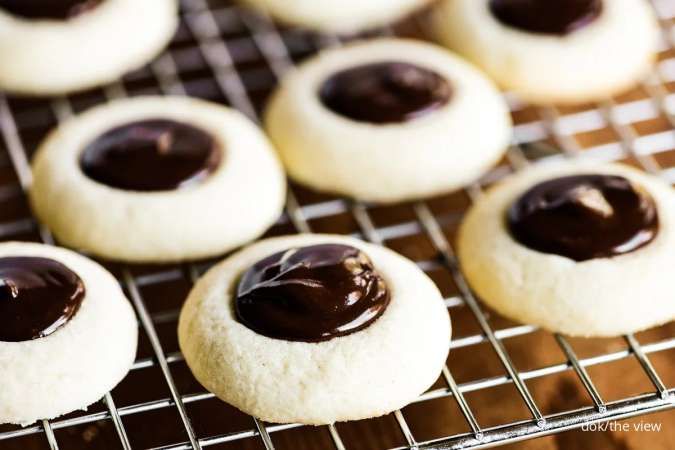 Resep Kue Natal Khas Swedia, Thumbprint Cookies Isi Ovomaltine yang Legit