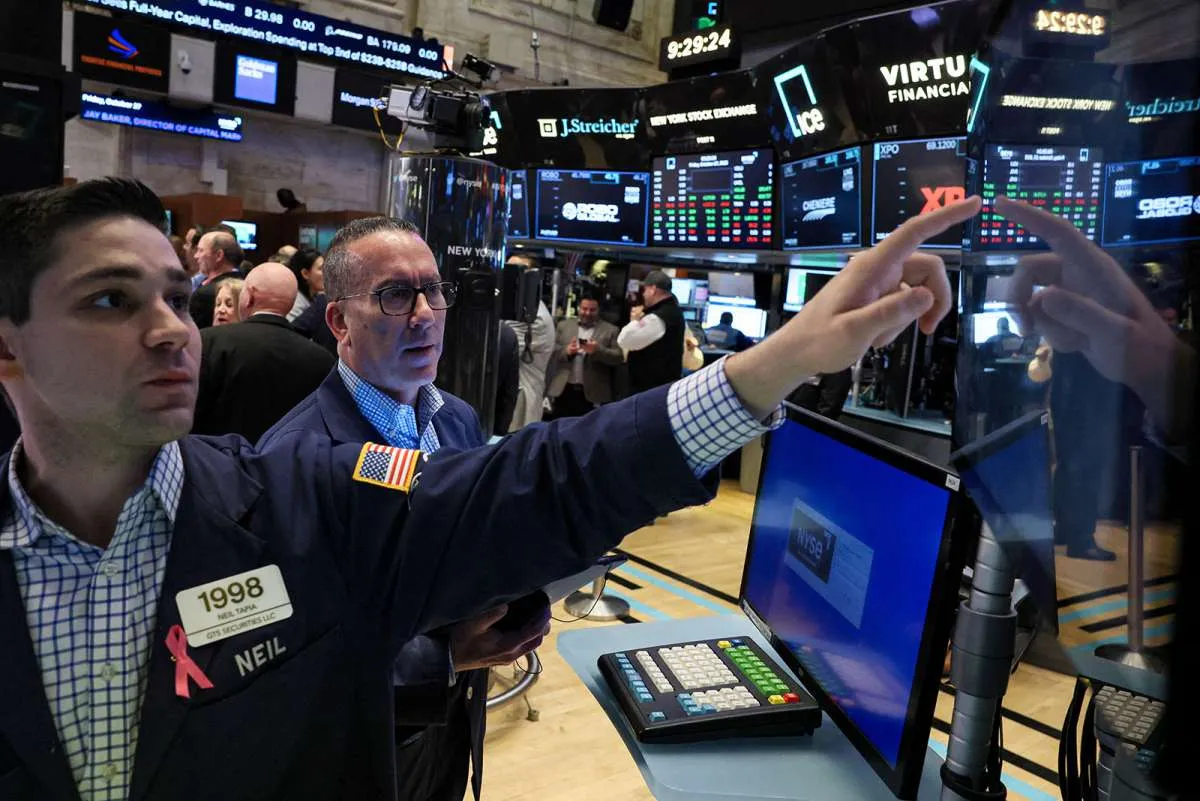 Indeks S&P 500, Nasdaq Ditutup Melemah, Terseret Koreksi Saham Ritel dan Teknologi 