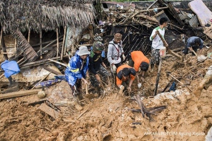 Secondary landslide hamper Sukabumi rescue efforts