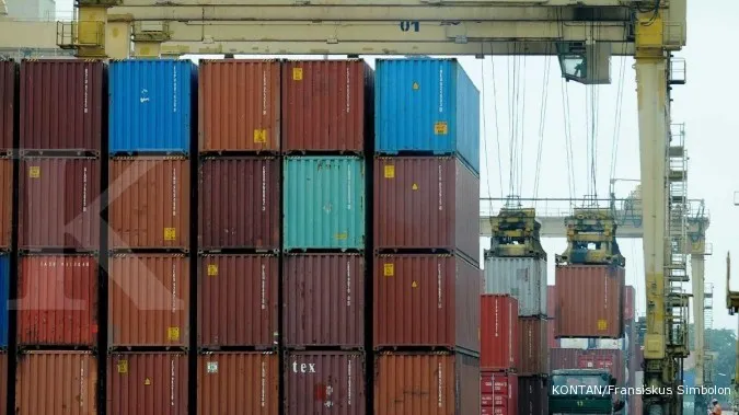 Exports, spending prop up economy