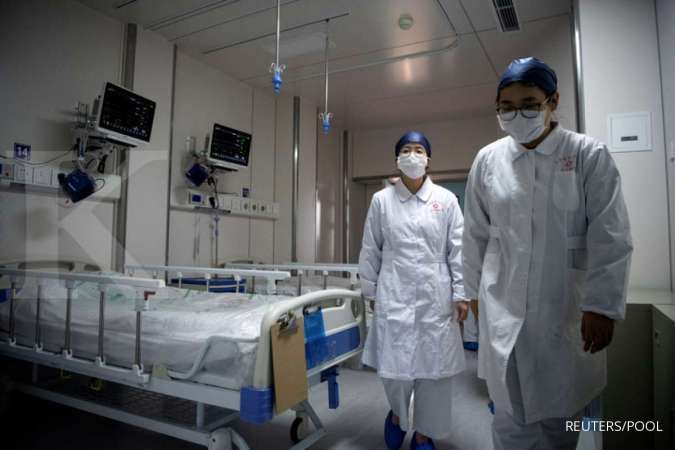 China Bergegas Memasang Tempat Tidur Tambahan di Rumah Sakit Karena Lonjakan COVID 