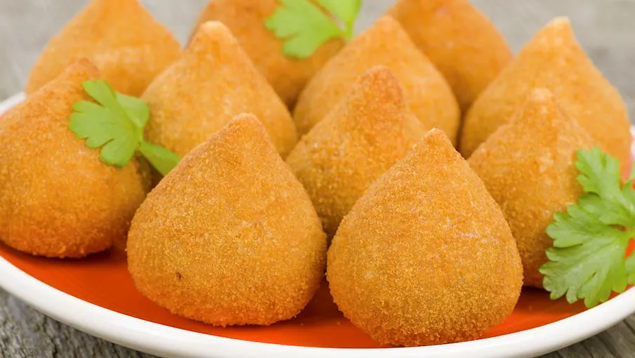 Street food populer Brasil: coxinha