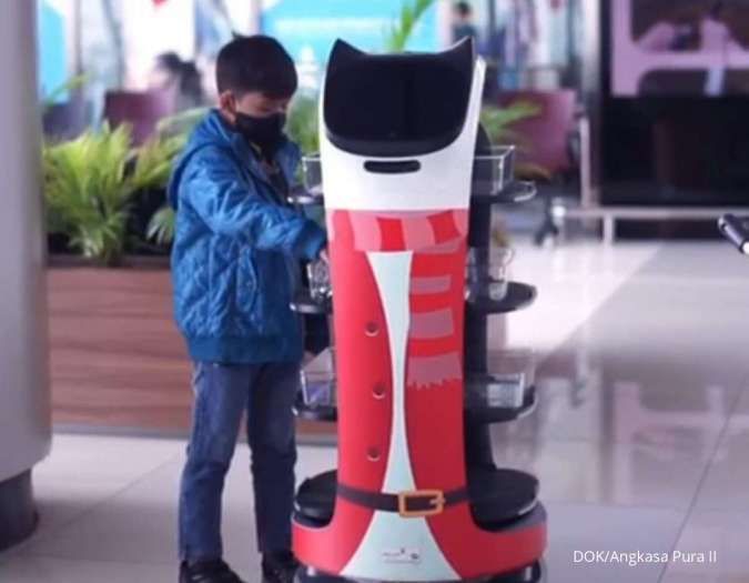 AP II Hadirkan Robot Pelayan di Bandara Soetta dan Kualanamu