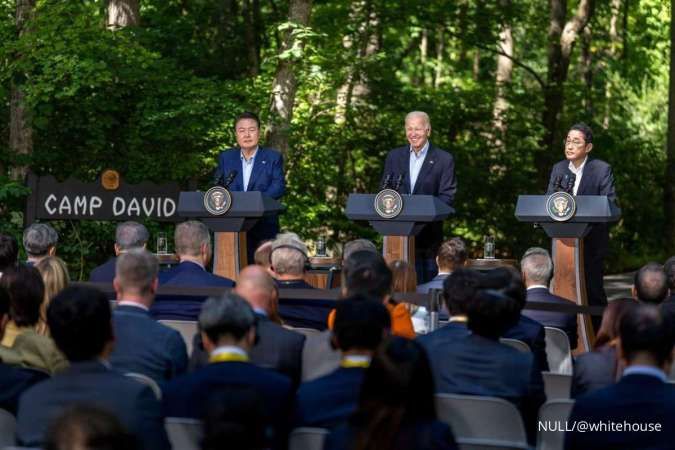 At Camp David, the US, South Korea, and Japan Condemn China, Agree to Deepen Military