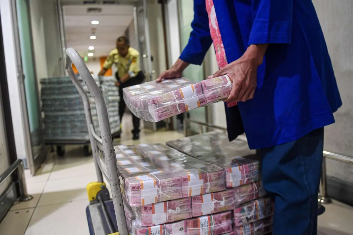Indonesian Rupiah at 4-Year Low as Fears of Fed Rate-Hike Delay Weigh
