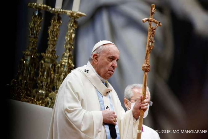 Paus Fransiskus Kutuk Kekejaman Perang Ukraina pada Misa Malam Paskah