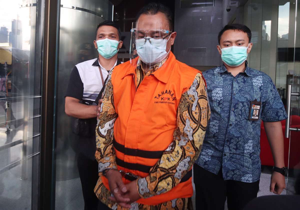 KPK Menahan Enam Tersangka Kasus Suap Pegawai Pajak