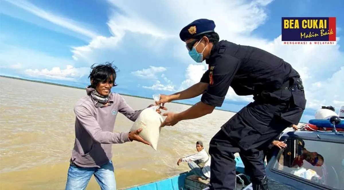 Bea Cukai beri donasi ke masyarakat Jawa Barat terdampak corona 