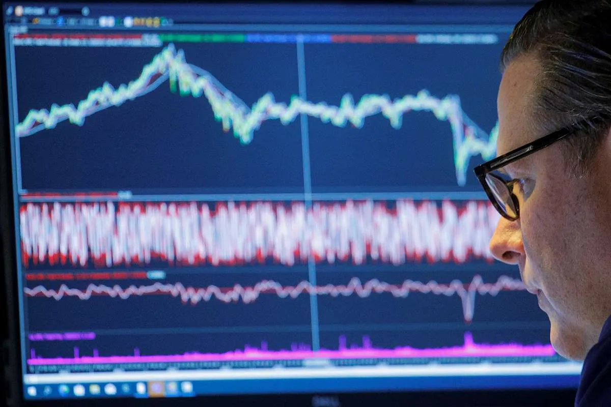 Wall Street bergerak bervariasi, pasar memprediksi pengetatan moneter lebih awal