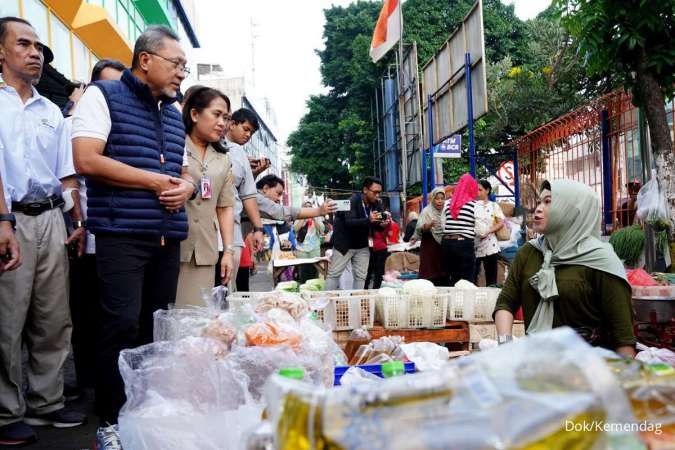 Tinjau Pasar Palmerah di Jakarta, Mendag Zulkifli:Harga Bapok Stabil, Pasokan Terjaga