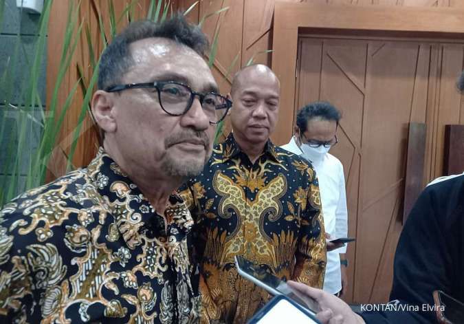 CEO Moya Indonesia Holding, Mohamad Selim (kiri) dan Direktur Utama PT Air Bersih Jakarta (ABJ) Lafrik Bano Rangkuty.