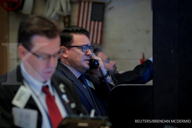 Wall Street turun tipis setelah rilis notulen rapat The Fed