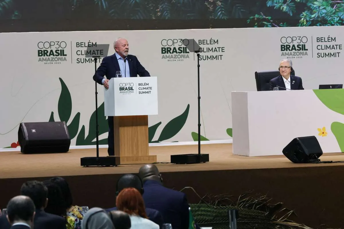 Protes Masyarakat Adat Warnai COP30 di Belem, Minta Tanah Bebas dari Korporasi