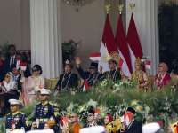 Prabowo Hadiri Karnaval Bersatu Harmoni Nusantara di Monas