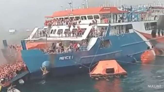 Kebakaran Kapal Penyeberangan KMP Royce I di Perairan Selat Sunda