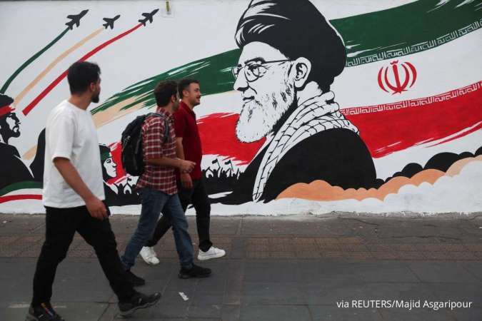 Jelang Pemakaman Khamenei, Iran Ingatkan AS dan Israel Jangan Ada Serangan