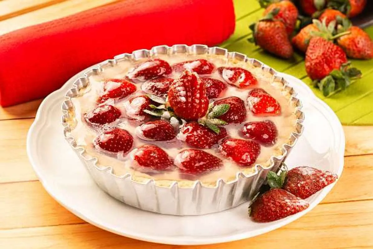 Resep Sederhana Bikin Pie Stroberi yang Manis dan Lembut