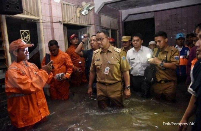 Gubernur Anies bersyukur permukaan air laut lagi turun saat banjir kepung Jakarta