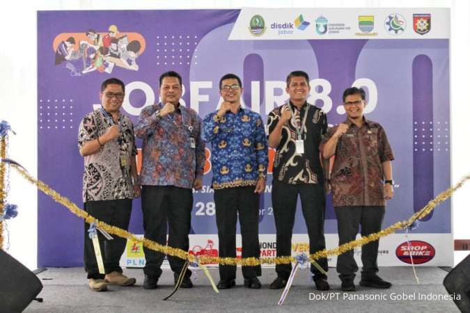 Panasonic GOBEL dan SMKN 8 Bandung Bangun Sinergi melalui Bengkel Teaching Factory