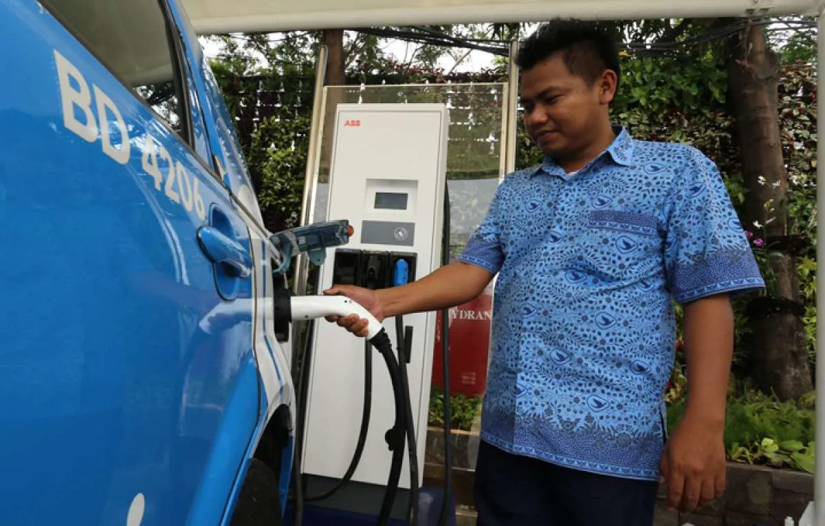 Komitmen Blue Bird (BIRD) mempromosikan kendaraan listrik di tengah pandemi