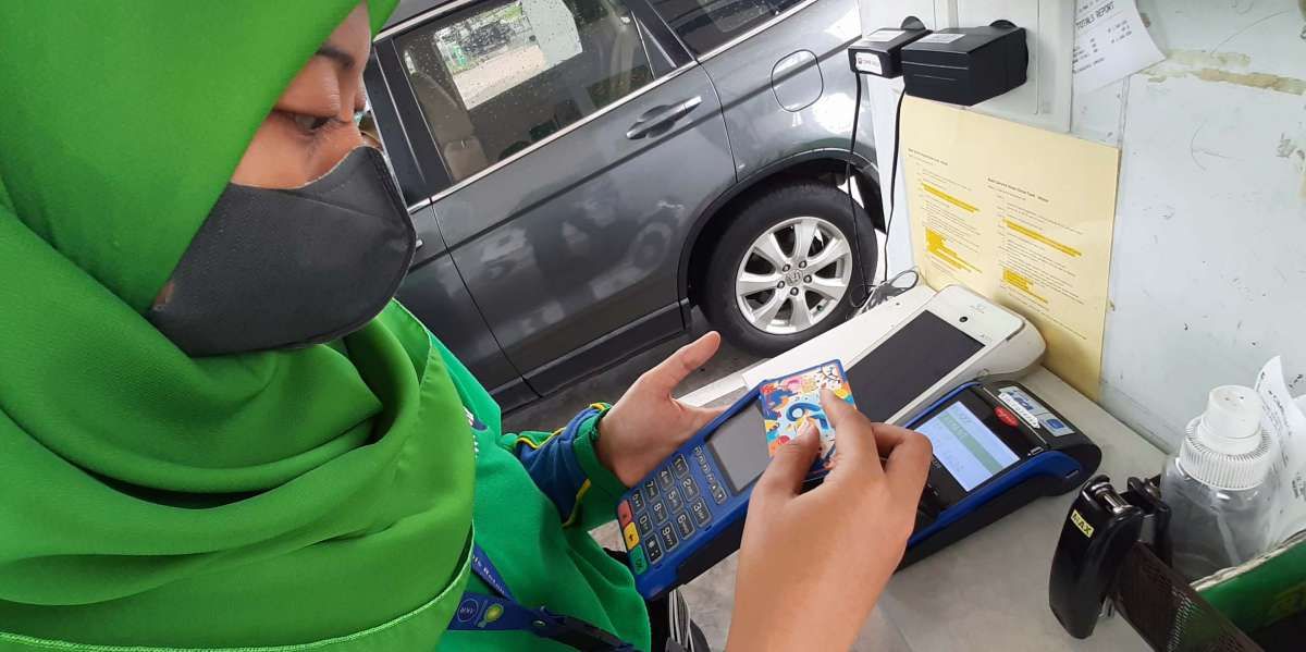 Transaksi Uang Elektronik Meningkat Signifikan